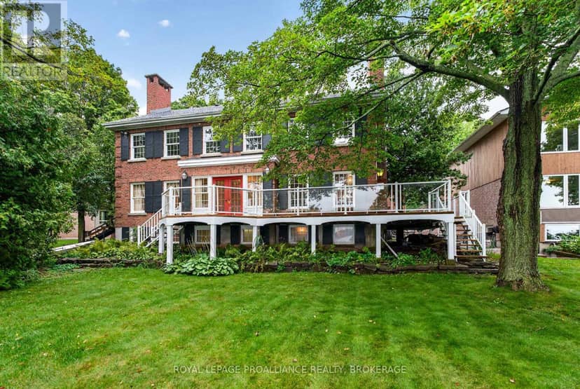 110 Lakeshore Boulevard — photo 1 of 40