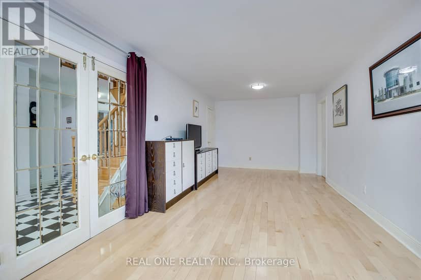 71 Stock Avenue — photo 14 of 40