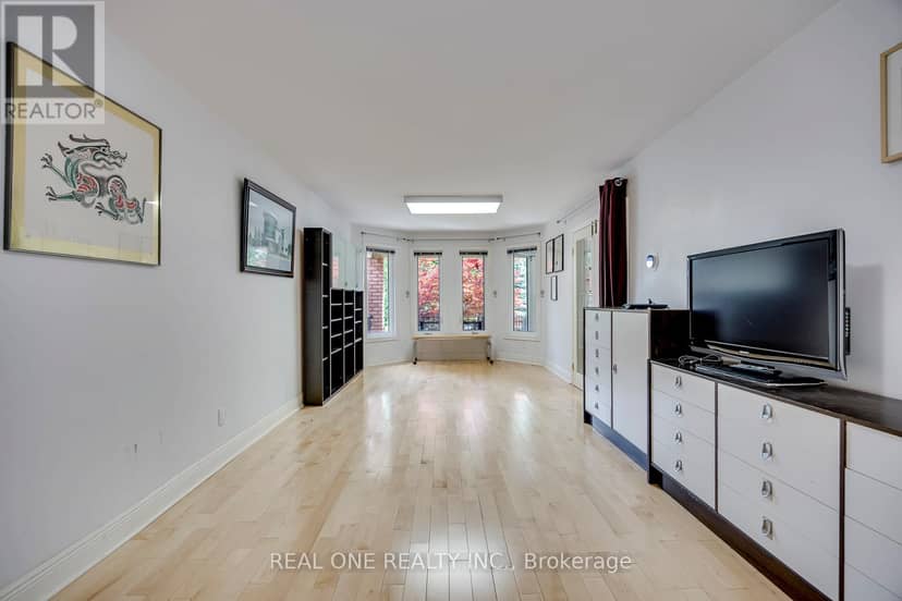 71 Stock Avenue — photo 15 of 40