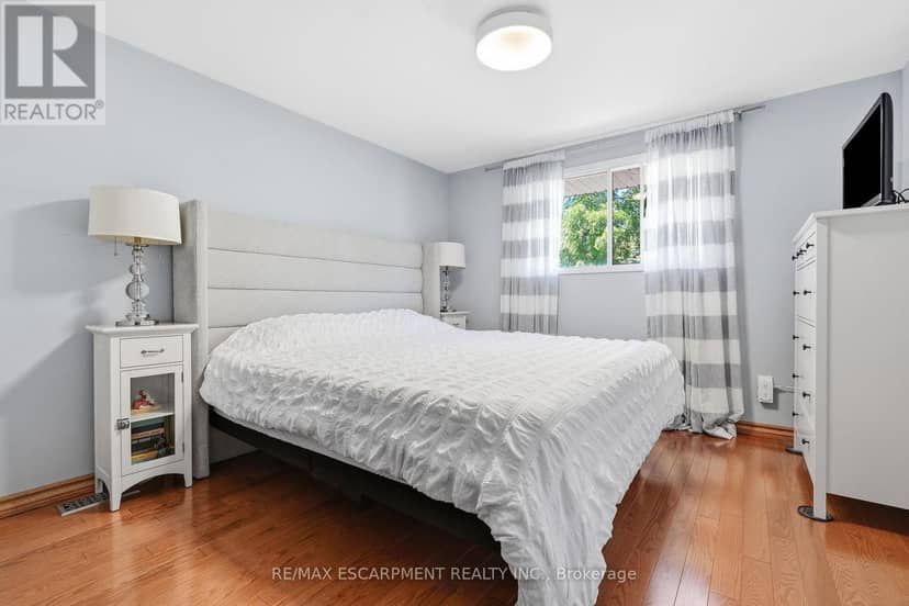 3 Glengrove Avenue — photo 15 of 34