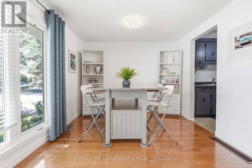 3 Glengrove Avenue — photo 9 of 34