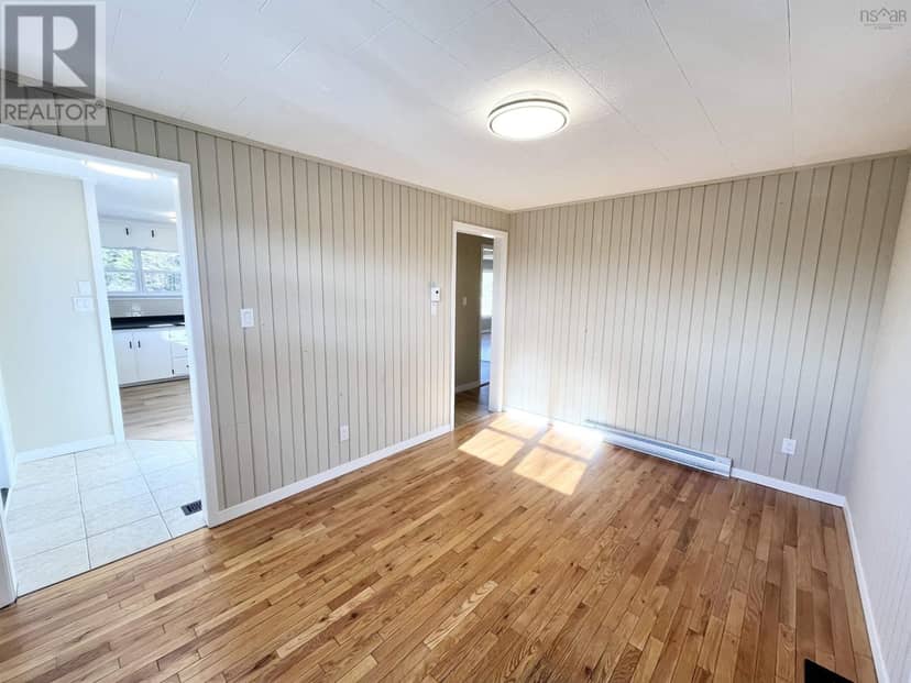 89 Stoney Island Road — photo 17 of 40
