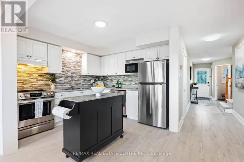 53 Benjamin Crescent — photo 10 of 40