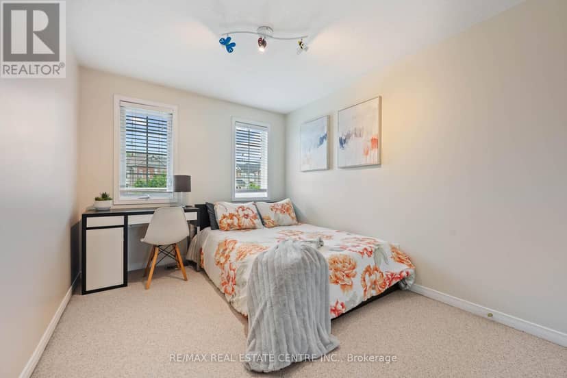 53 Benjamin Crescent — photo 32 of 40