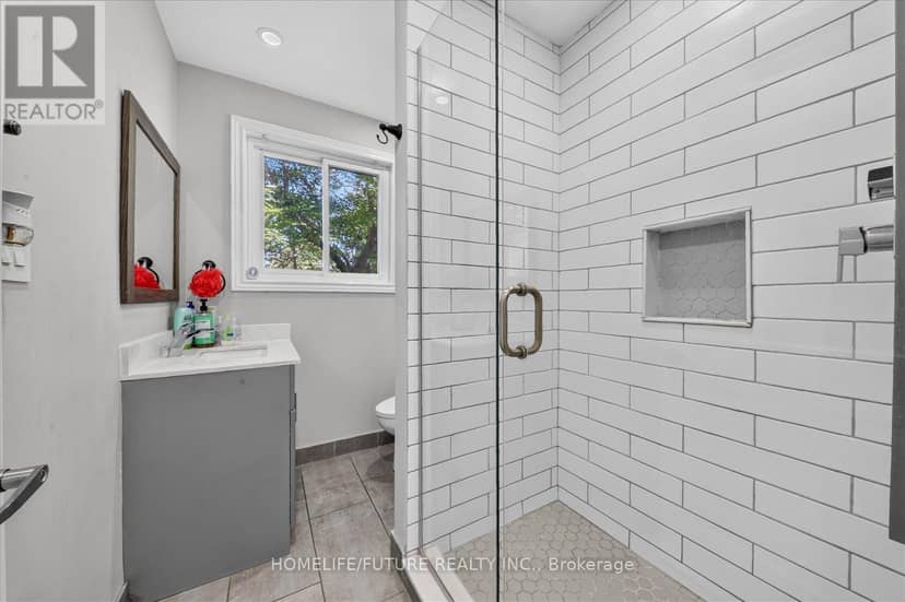 7 Cardill Crescent — photo 16 of 32