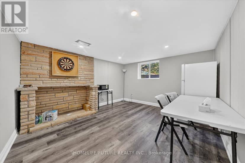 7 Cardill Crescent — photo 25 of 32