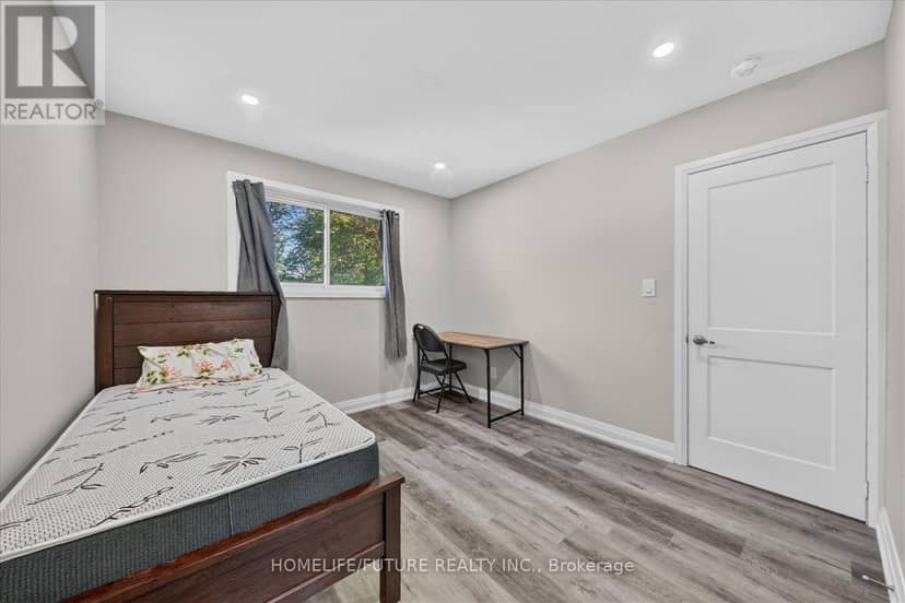 7 Cardill Crescent — photo 15 of 32
