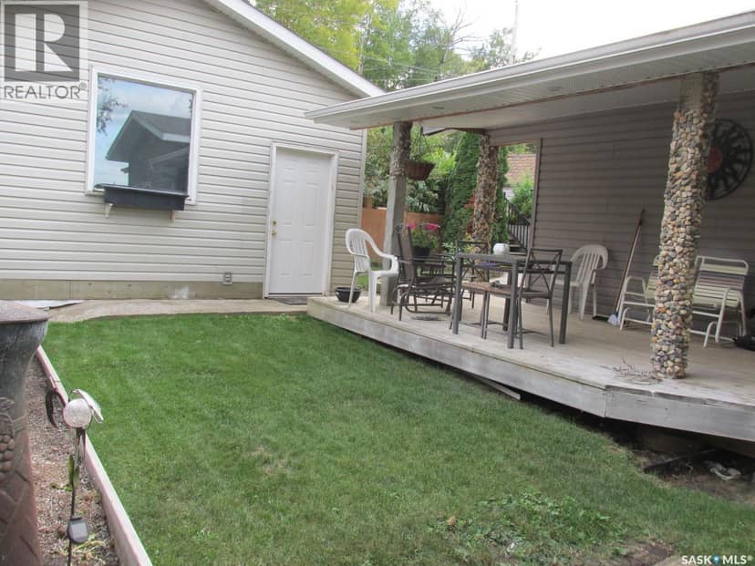 1118 Birch AVENUE — photo 15 of 40