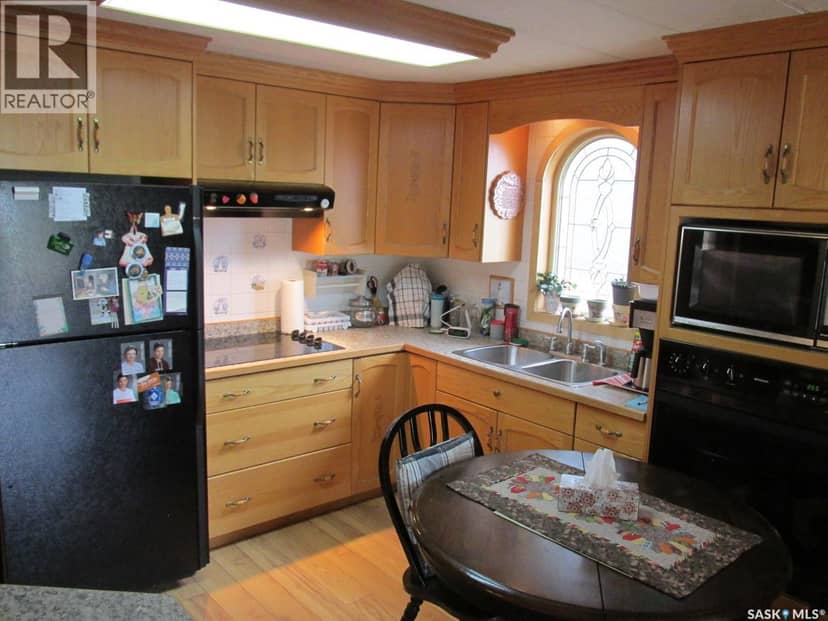 1118 Birch AVENUE — photo 31 of 40