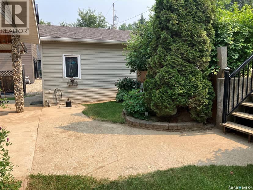 1118 Birch AVENUE — photo 9 of 40
