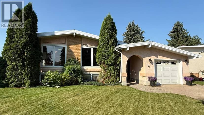 611 6 Avenue W, Hanna, photo 2