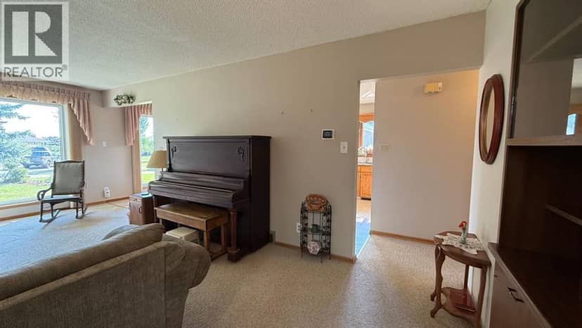 611 6 Avenue W — photo 10 of 40