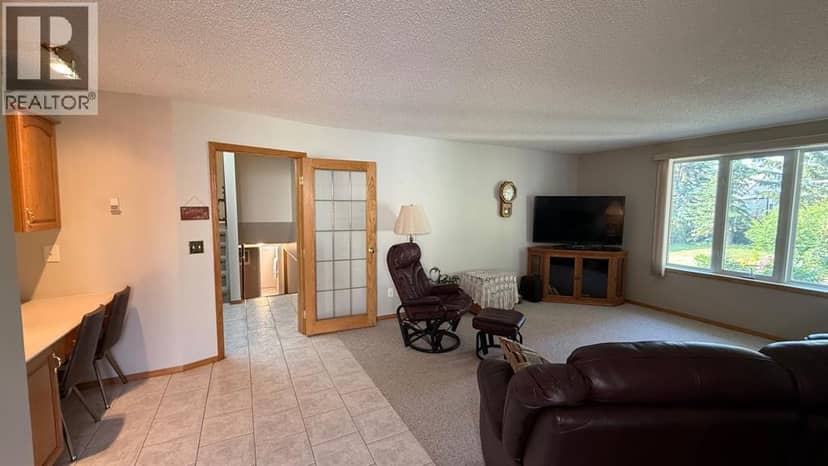 611 6 Avenue W — photo 37 of 40