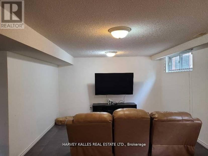 2379 Hensall Street — photo 16 of 34