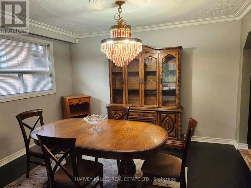 2379 Hensall Street — photo 8 of 34