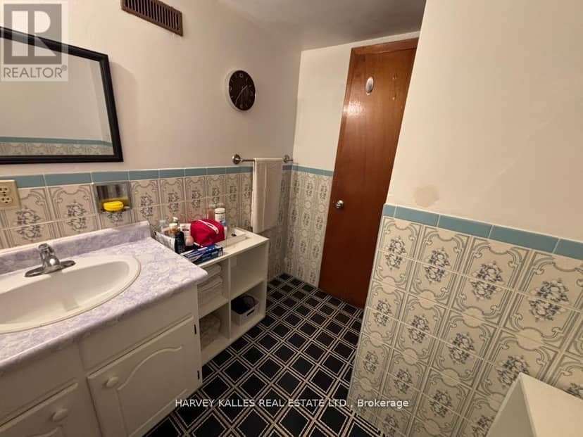 2379 Hensall Street — photo 27 of 34