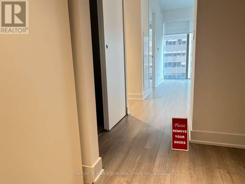 1505 - 8 Cumberland Street — photo 4 of 5