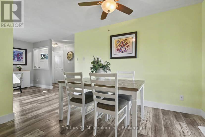 224 Margaret Street — photo 13 of 40