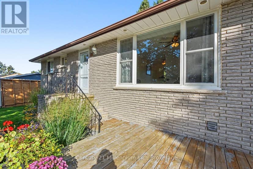 224 Margaret Street — photo 2 of 40