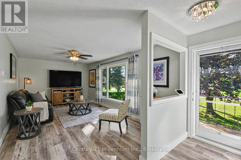 224 Margaret Street — photo 8 of 40