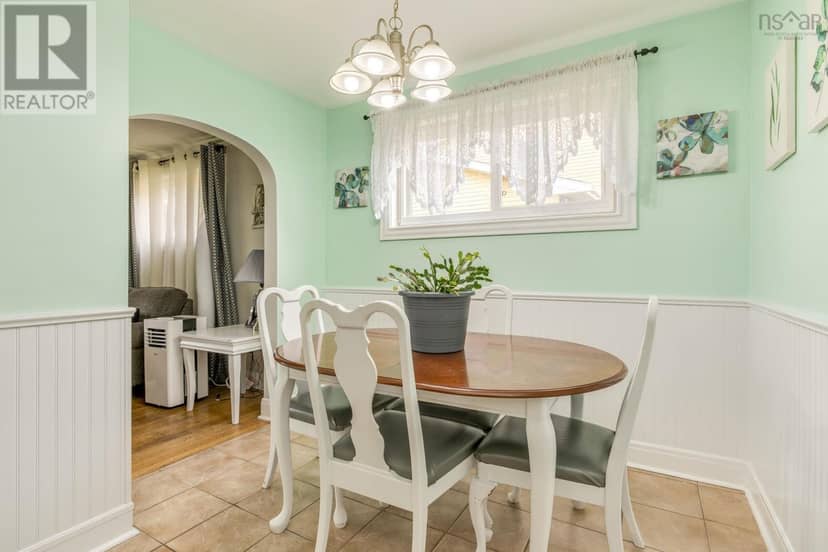 712 Old Sambro Road — photo 17 of 40