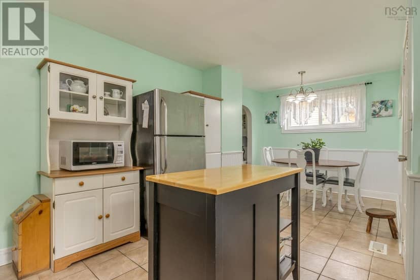 712 Old Sambro Road — photo 22 of 40