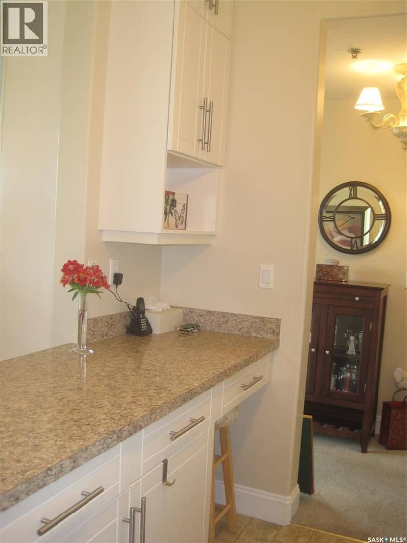 240 3435 Hillsdale STREET — photo 10 of 40