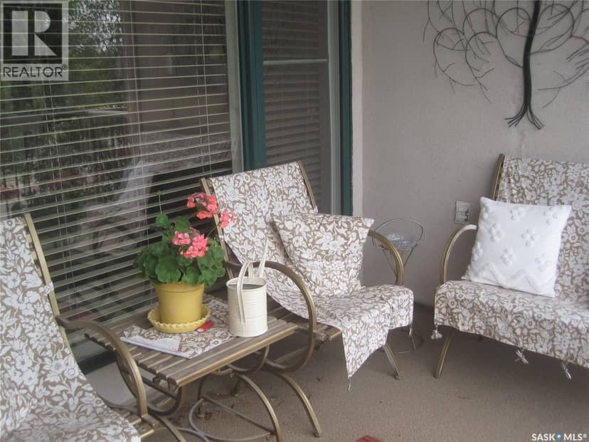 240 3435 Hillsdale STREET — photo 16 of 40