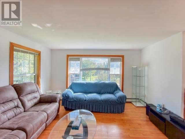 47 Anne Crescent — photo 10 of 40