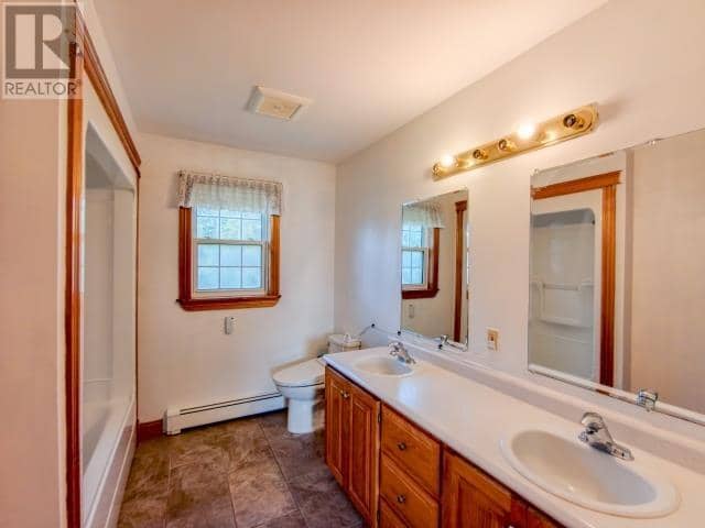 47 Anne Crescent — photo 16 of 40