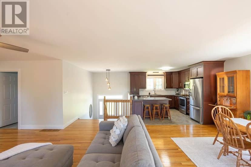 164 Birch Street — photo 10 of 40