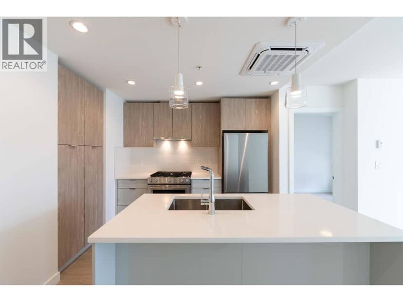 203 108 E 8TH STREET, North Vancouver, photo 3