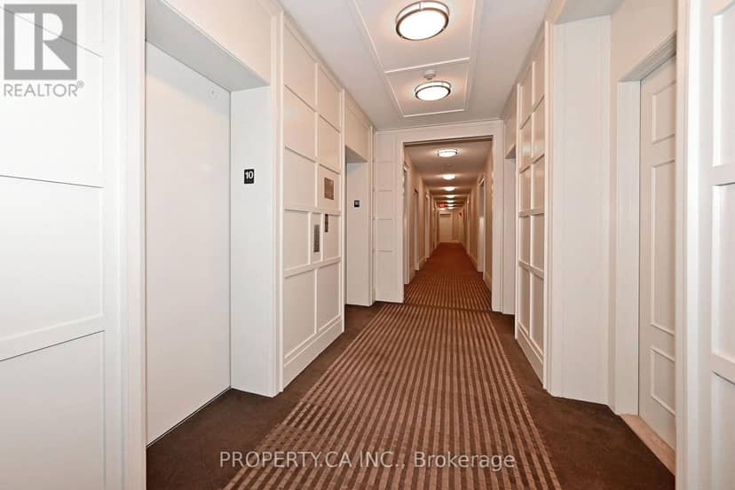 1013 - 310 Red Maple Road — photo 4 of 20