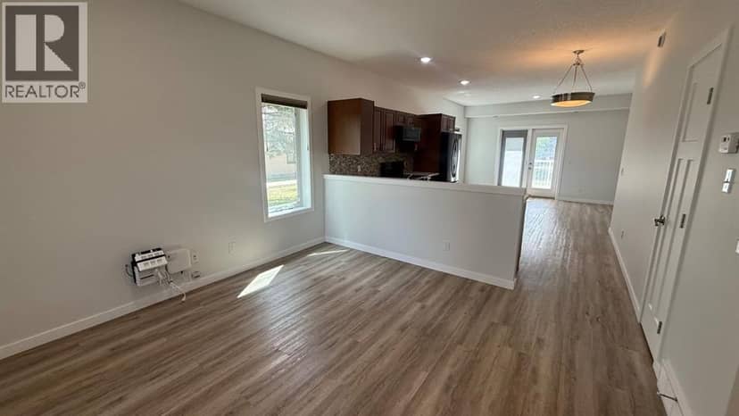 501 5 Street W, Hanna, photo 8
