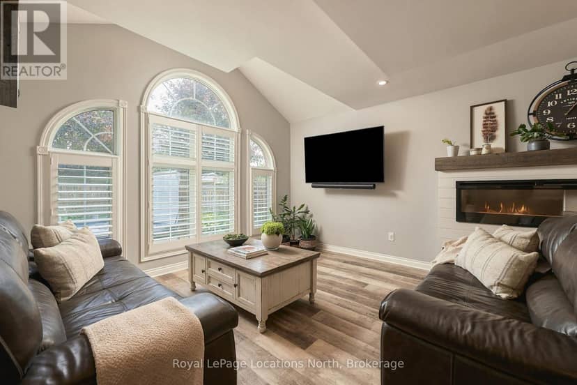 20 Highlands Crescent — photo 14 of 40