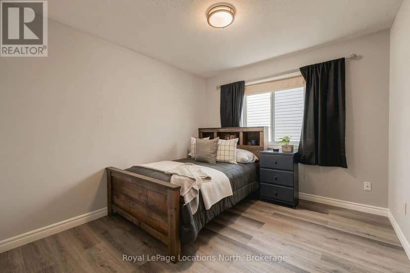 20 Highlands Crescent — photo 30 of 40