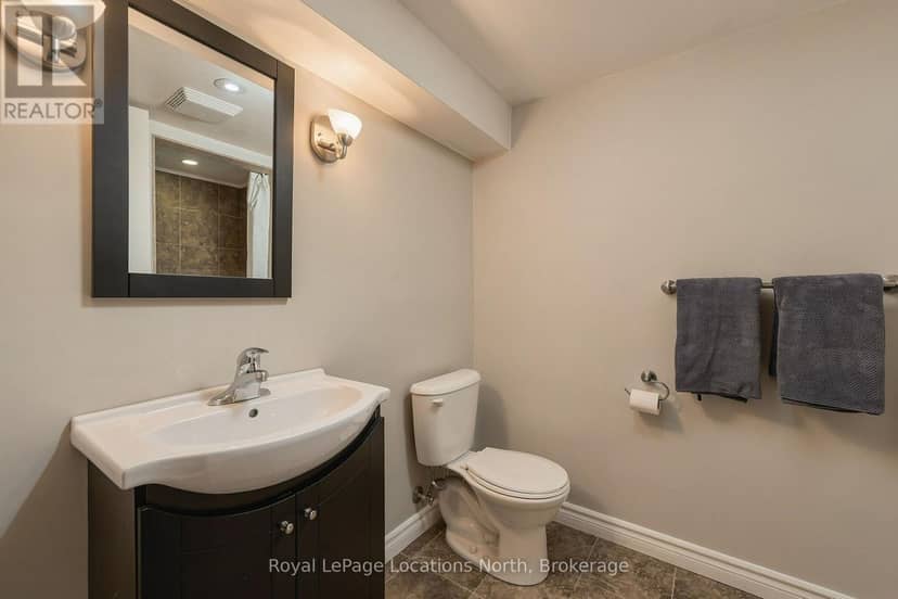 20 Highlands Crescent — photo 35 of 40