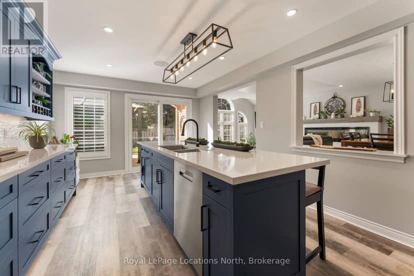 20 Highlands Crescent — photo 8 of 40