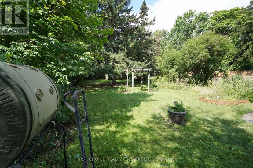 172 Colborne Avenue — photo 10 of 12