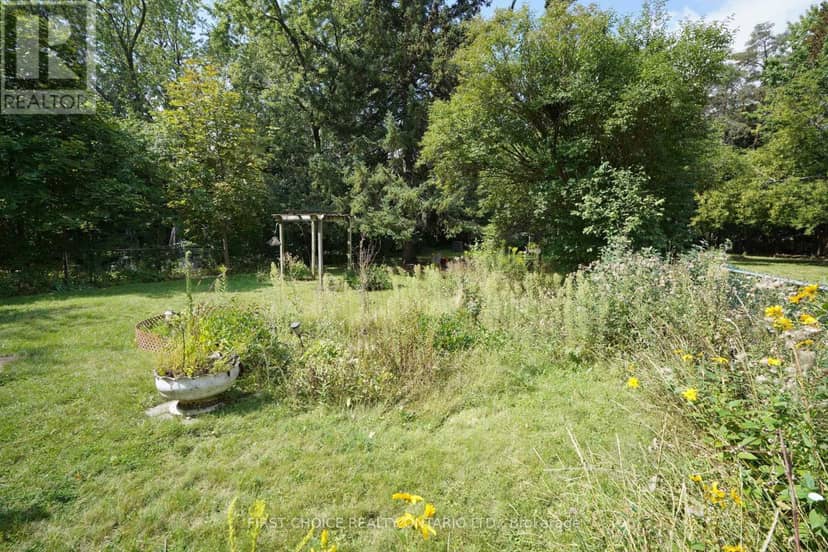 172 Colborne Avenue — photo 11 of 12