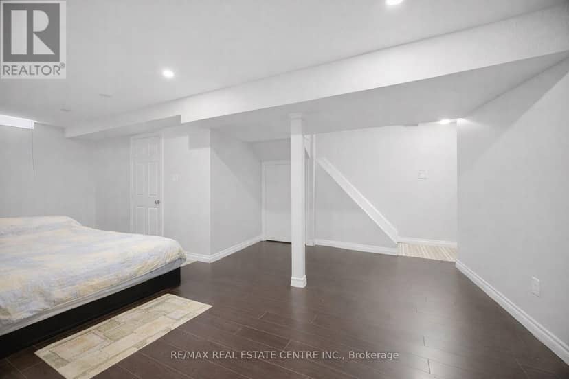 11 Sheringham Street — photo 33 of 40