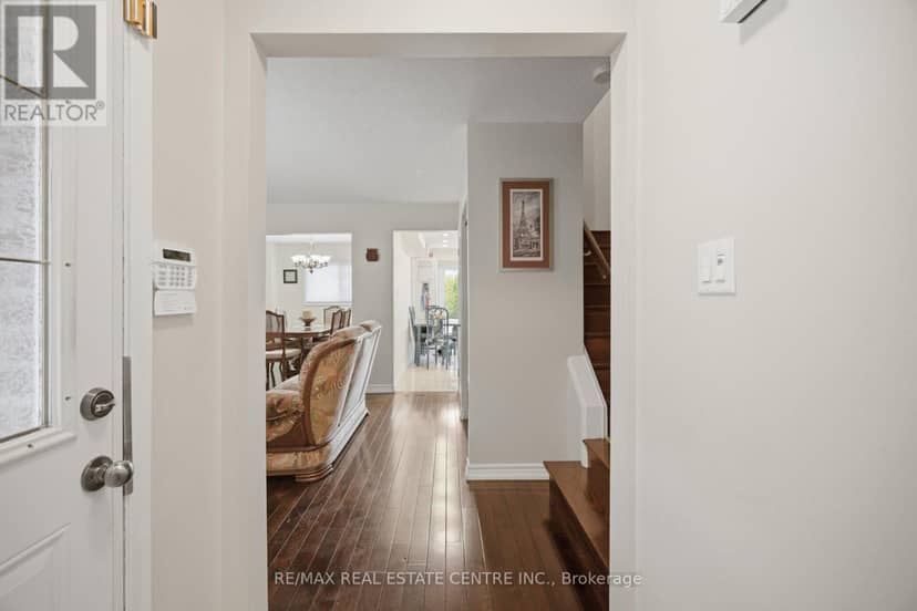 11 Sheringham Street — photo 8 of 40