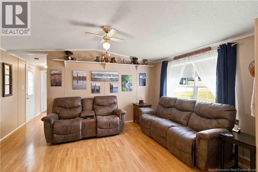 99 Hedgeview Drive, Hanwell, photo 8