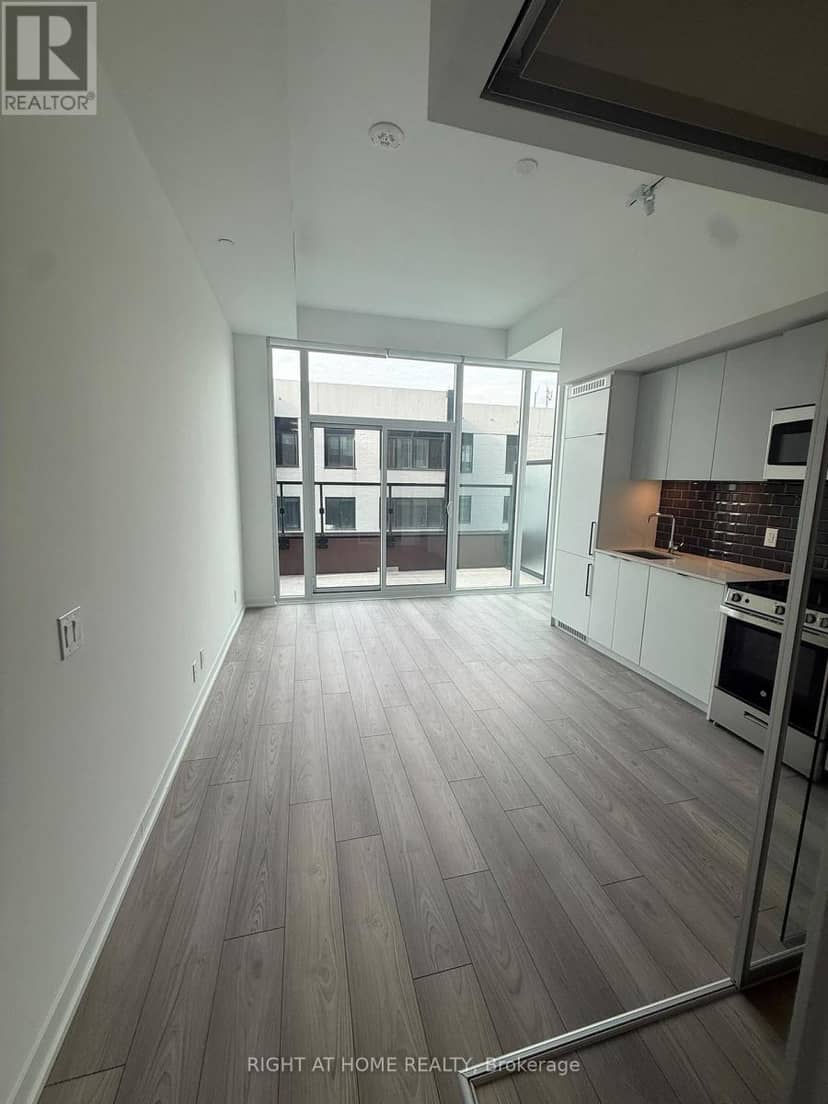 525 - 285 Dufferin Street — photo 13 of 37
