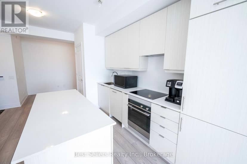 2406 - 36 Elm Drive — photo 5 of 12