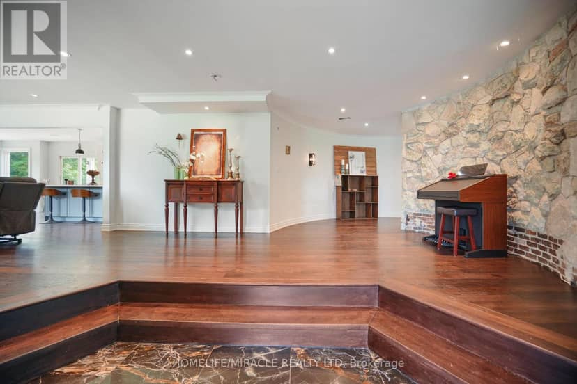 19 Tanglewood Drive — photo 1 of 36