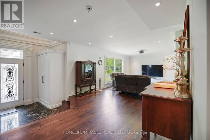 19 Tanglewood Drive — photo 3 of 36