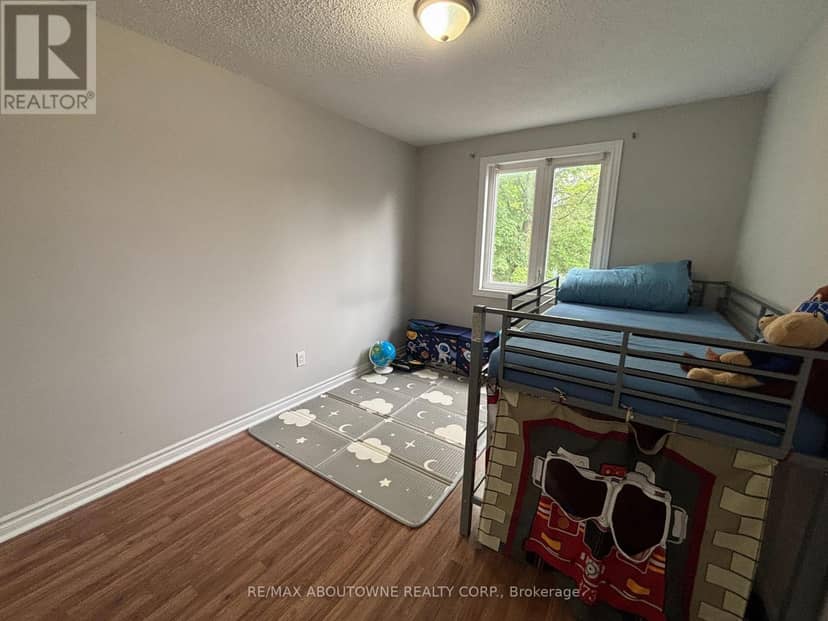 3072 Patrick Crescent — photo 16 of 31