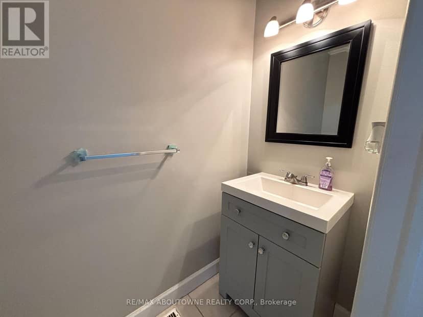 3072 Patrick Crescent — photo 29 of 31