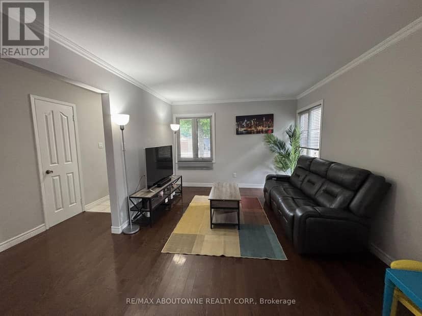 3072 Patrick Crescent — photo 6 of 31